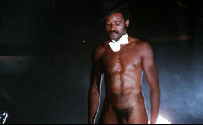 Bustin nude photos van Scoreclassics Sex