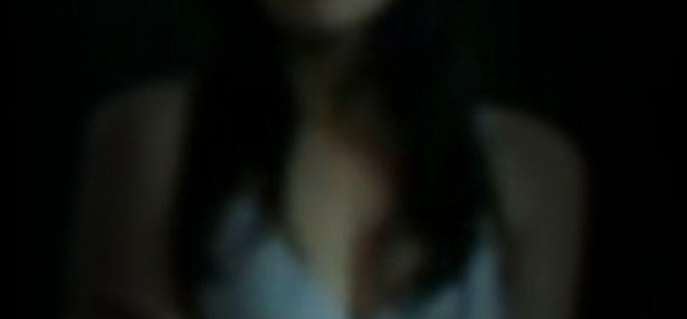 Erin Mackinnon  nackt