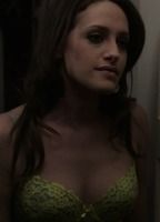 Naked Carly Chaikin in Suburgatory < - Free porn tube at mobile phone