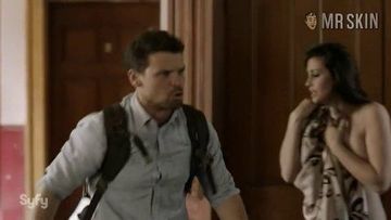 Hunters-01x06-Ferenczi-HD-01-large-3.jpg?quality=80&width=360&s=cce216e071e9fcac277f261b552070eaa929ead25339171d09d88fa1ab4e4132